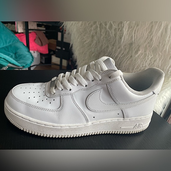 Nike Other - Nike Air Force 1  '07 White Size 9 LEFT SINGLE SHOE